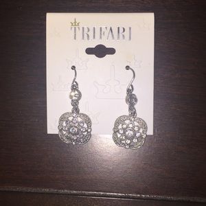 Dangle earrings